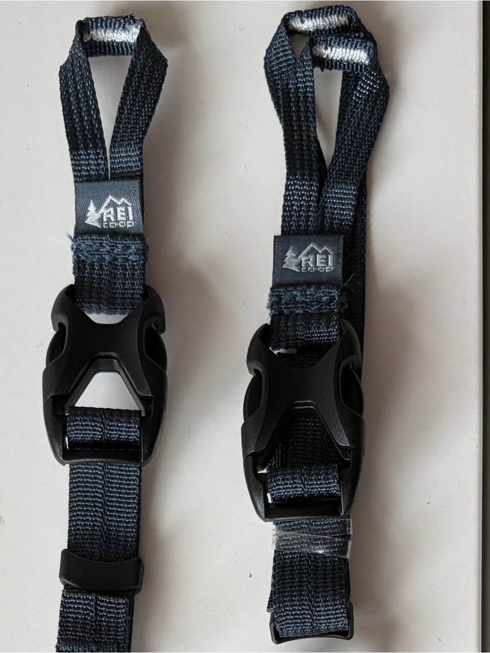 BN REI Co-op Dark Green + Black Backpack Securing straps with Buckles 2 pieces